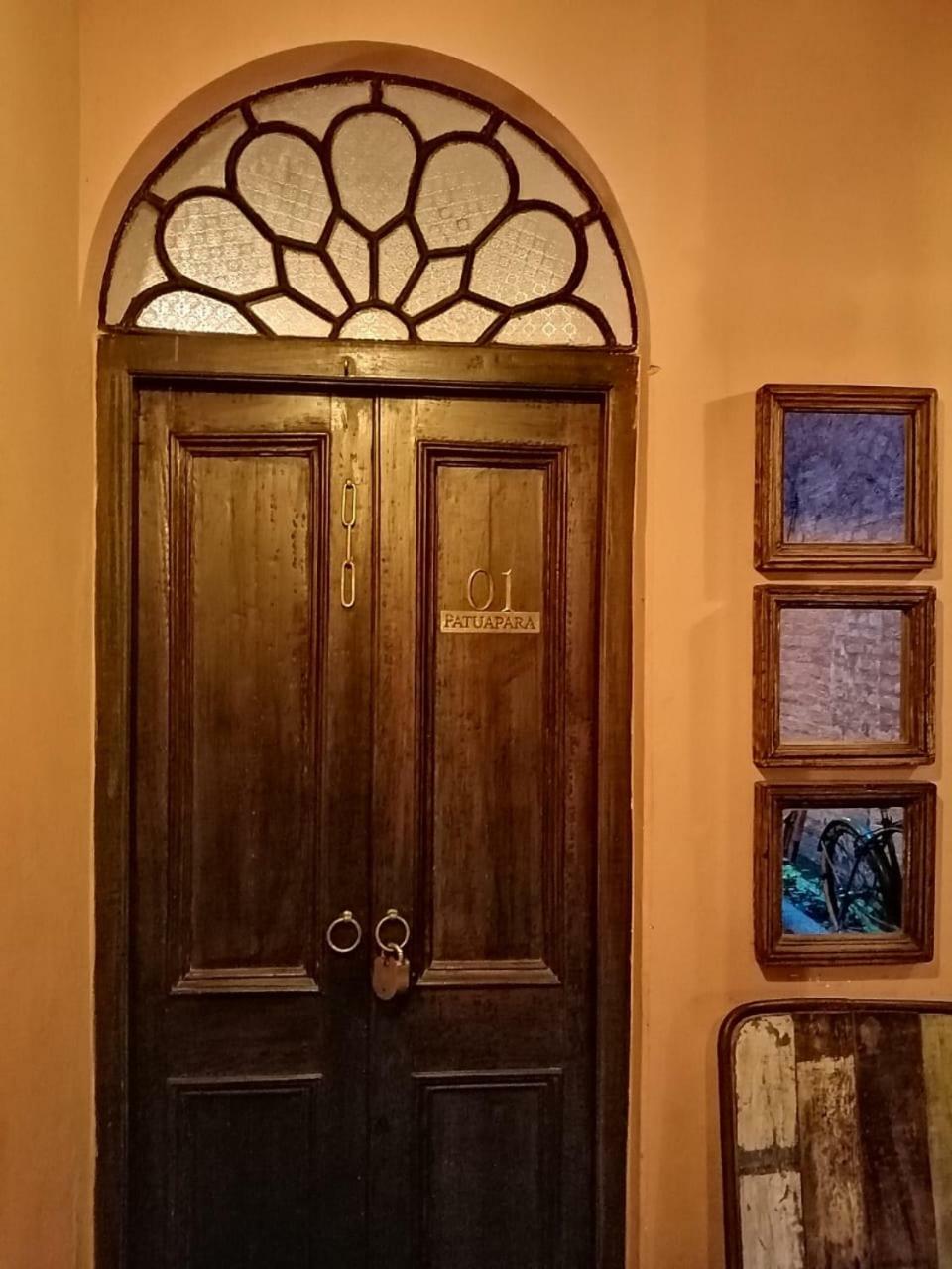 Calcutta Bungalow Exteriör bild